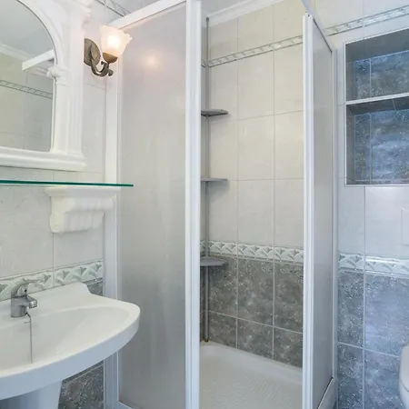 Aquario دينايا